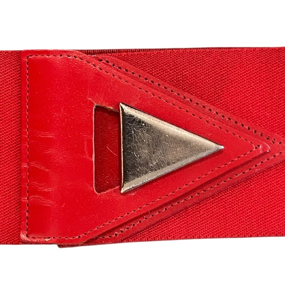 Vintage Belt - red 80s elastic clasp belt w/ retro buckle - Picture 2 of 5